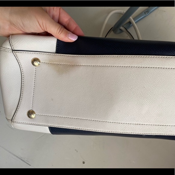 Coach Bag - in good condition. - Picture 2 of 4